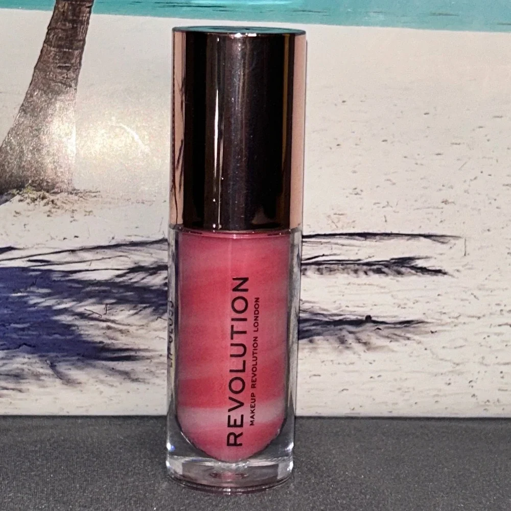 Makeup Revolution Ceramide Lip Swirl Soft Pink Lip Gloss Hydrating‎